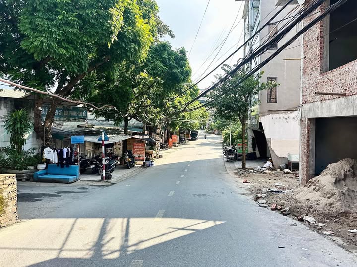 Đất thổ cư mặt tiền đường Hoàng Hoa Thám, kinh doanh sầm uất