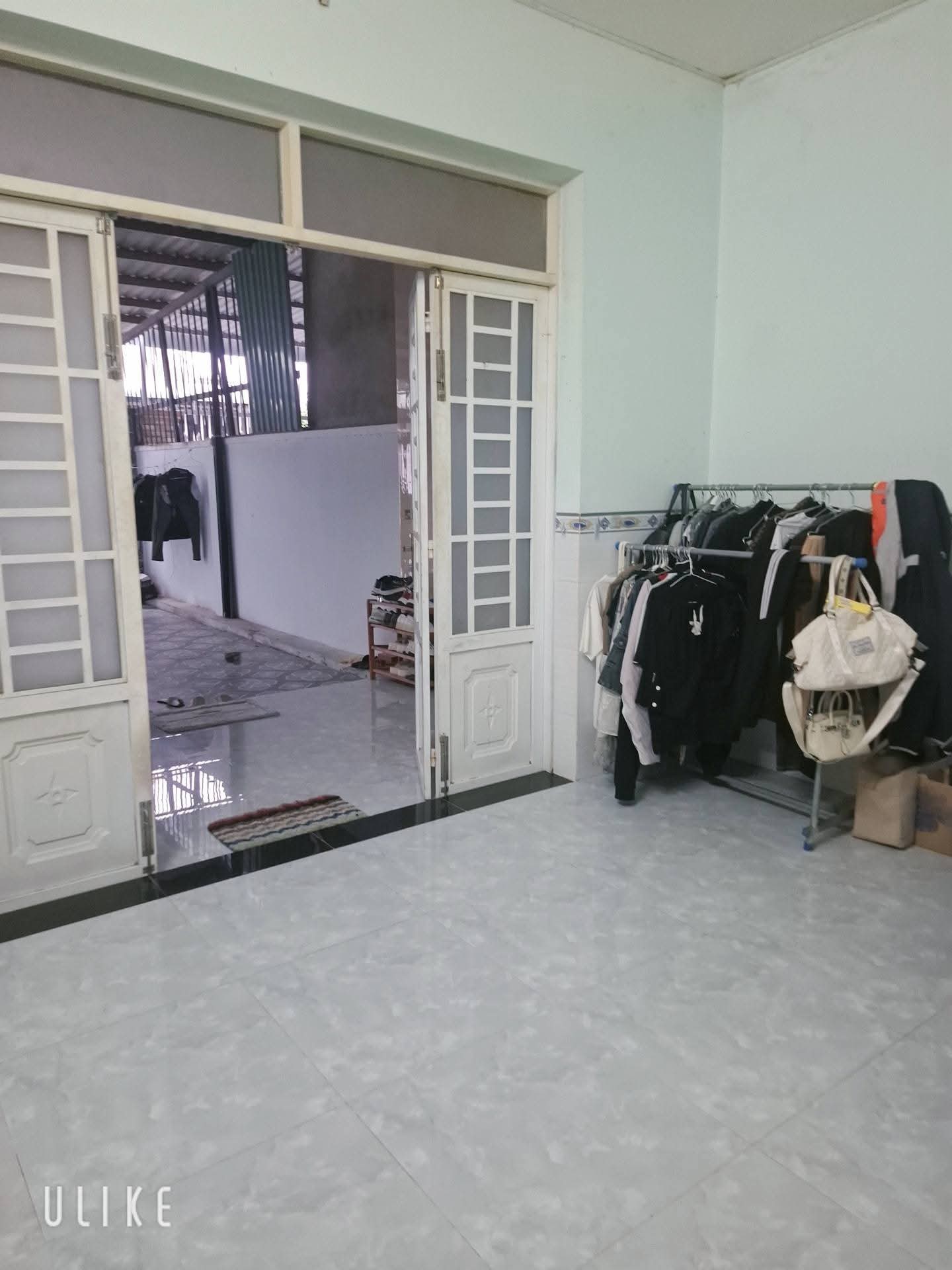 Cần bán gấp căn nhà sạch đẹp, tọa lạc tại khu Gia Phát - Chân Tiên