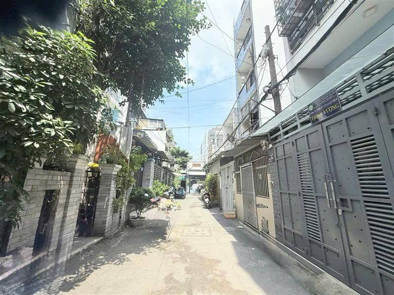 Nhà Gò Vấp "hợp túi tiền" - Hẻm xe hơi thông thoáng, dọn vào ở ngay