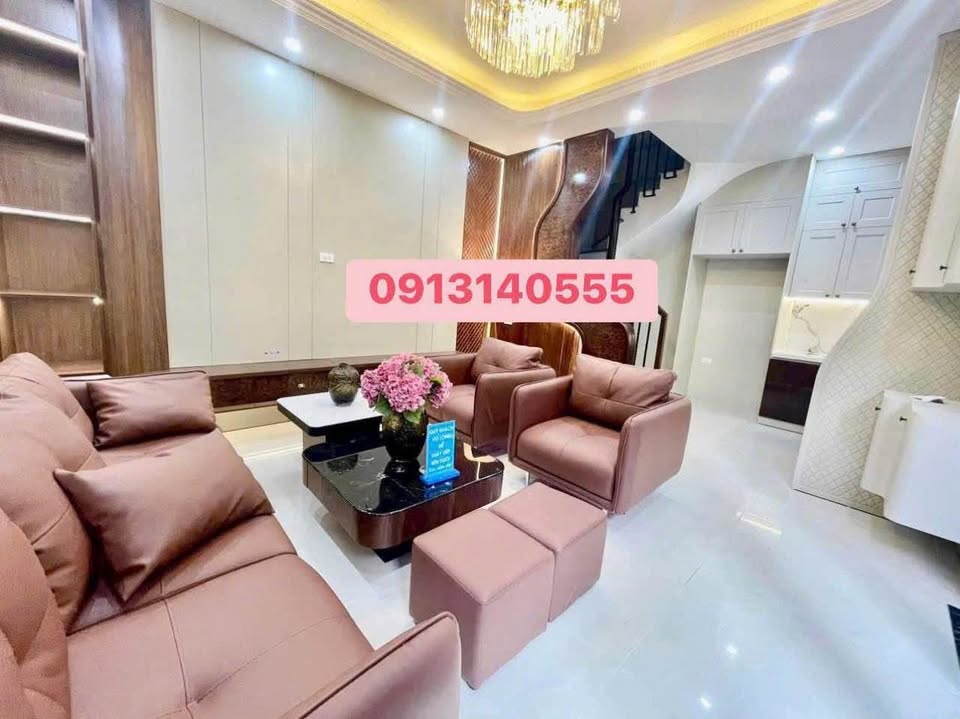 Bán nhà 33m² x 5 tầng, 5 bước chân ra ô tô, ngay chân chung cư Victoria Văn Phú, Hà Đông