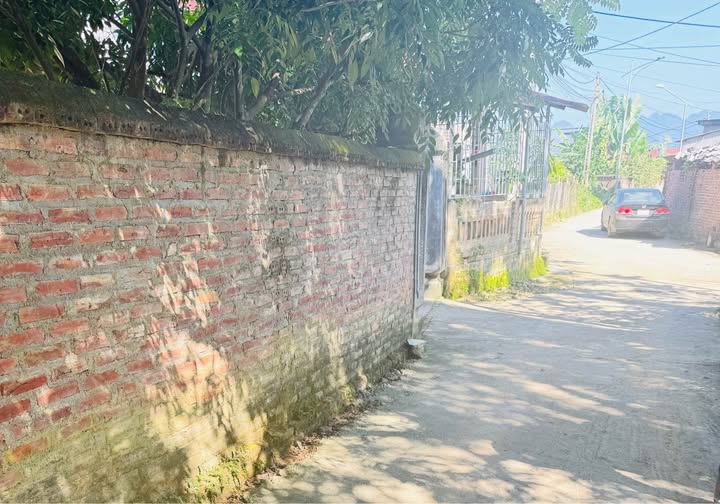 Đất Ngọc Quyến giá mềm, ô tô tới đất