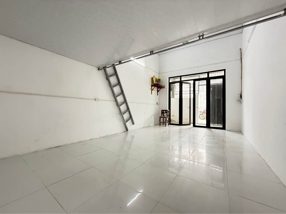 Bán nhà cấp 4 sát chợ Đầu Mối, Đông Hương, Đông Sơn, Thanh Hóa, mặt tiền 4.5m, đường ô tô tránh, cho thuê 5 triệu/tháng