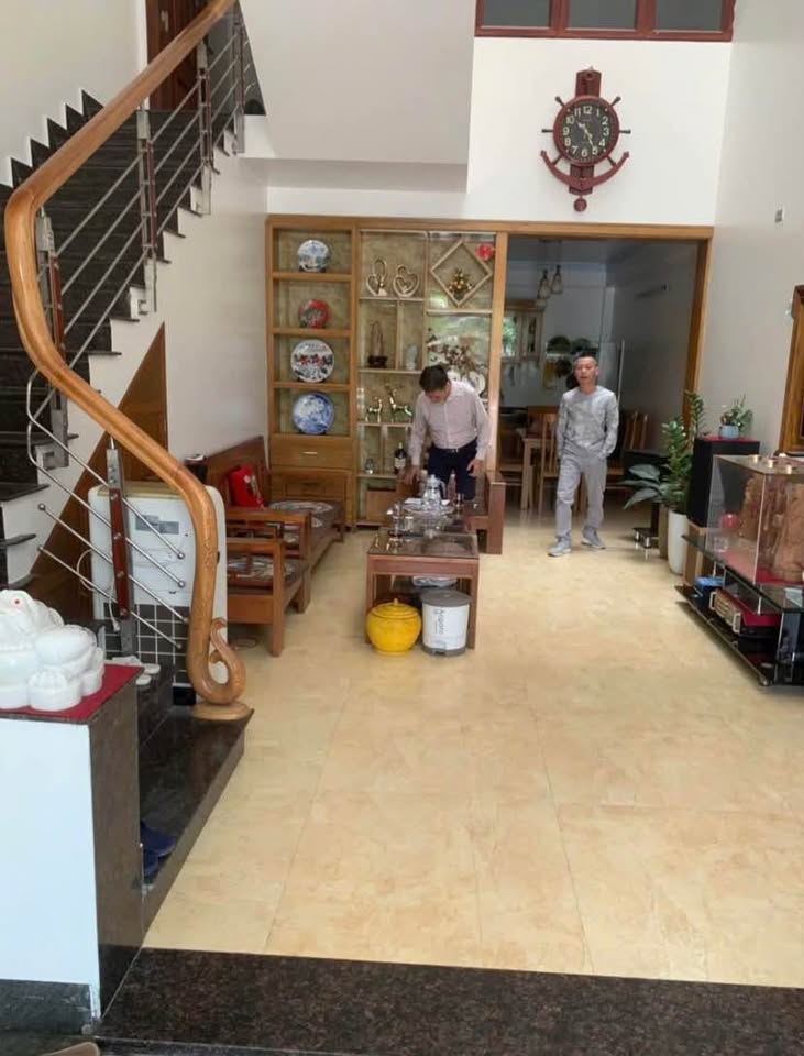 Nhà mặt tiền 5m đường Hàng Cau - rước lộc vào nhà