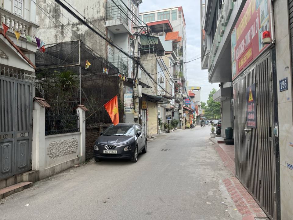 Nhà 3 tầng xịn sò, 55m2, giá 9 tỷ, sát ủy ban Thịnh Liệt