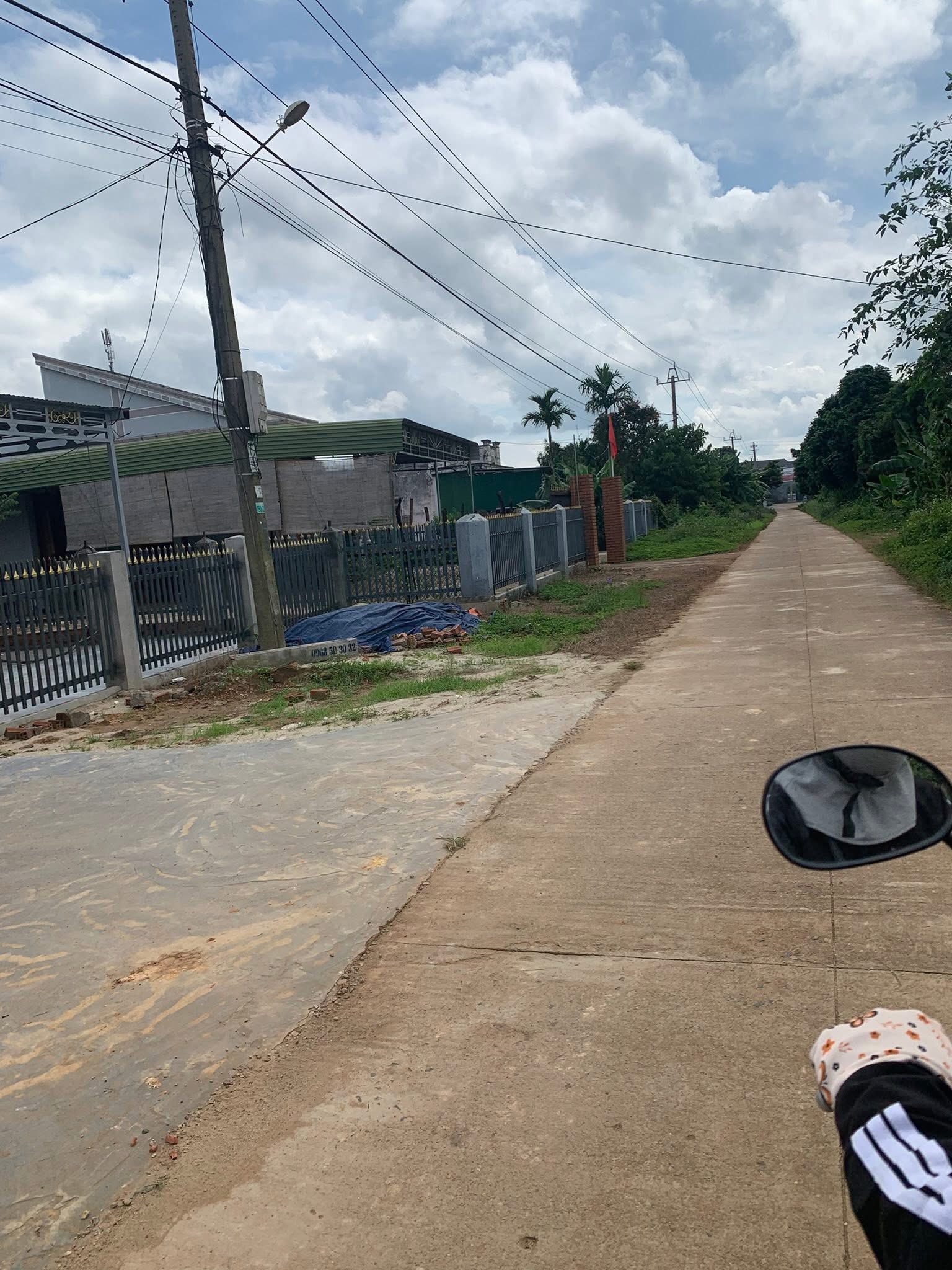 Đất vàng Đắk Nông 4 lô đầu tư cực sốc, sát trung tâm, bám suối, giá chỉ 660 triệu