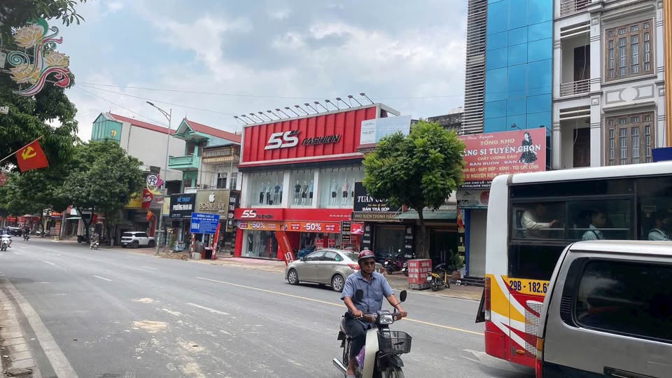 Nhà mới tinh đón Tết ngay trung tâm Đông Anh, 45m² full thổ cư, 5 tầng, 5 ngủ