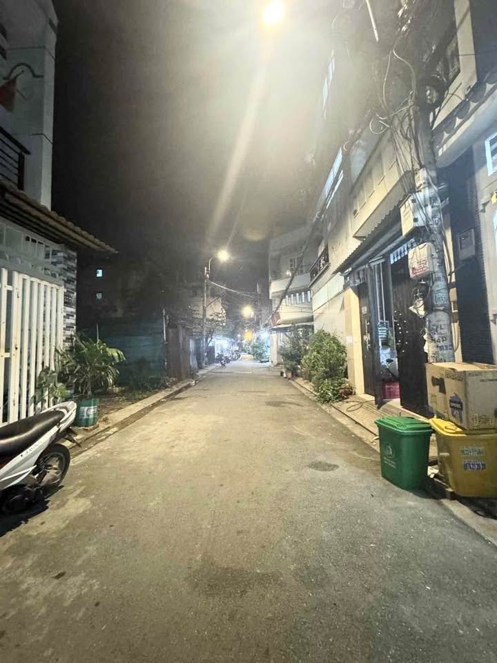 Nhà 2 tầng đường thông 6m, sát mặt tiền, kinh doanh tốt, chỉ hơn 3 tỷ