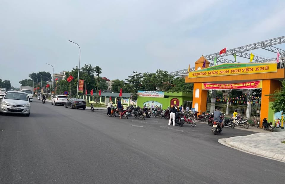 Bán đất trục chính thôn, 2 ô tô tránh, 76m2, mặt tiền 4m