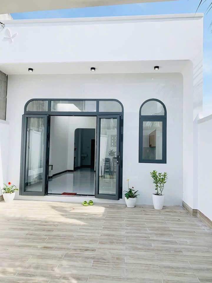 Nhà cấp 4 Mỹ Phong, Mỹ Tho, 2 phòng ngủ, sân ô tô, tặng nội thất, 1,26 tỷ