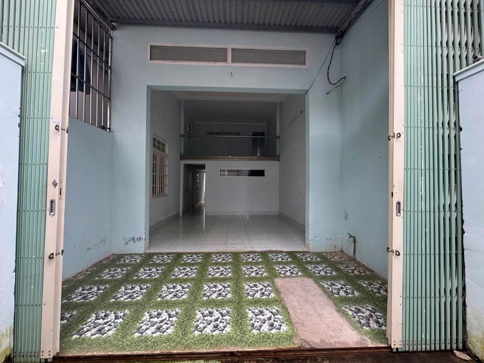 Nhà Trần Phú sát chợ Ngô Mây, 3 phòng ngủ, giá chỉ 2,35 tỷ