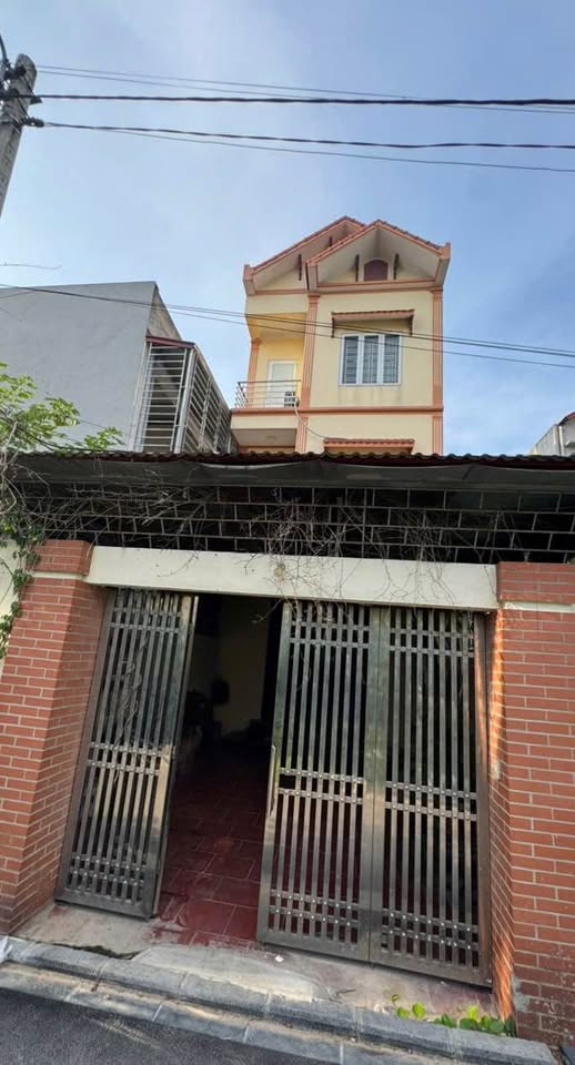 Nhà 3 tầng chợ Kim Thư Lâm mặt tiền 5m thoáng đãi