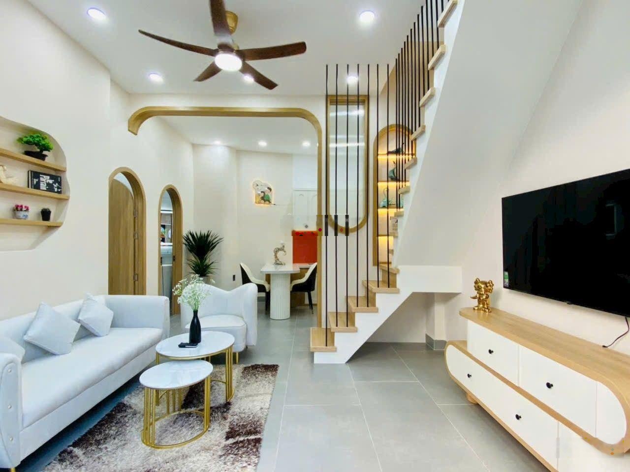 Nhà Đẹp Gò Vấp - Tặng Full nội thất Hẻm Xe Hơi - Gần MT QUANG TRUNG - 50m2 : 7 x 7 , 1 trệt 1 lầu