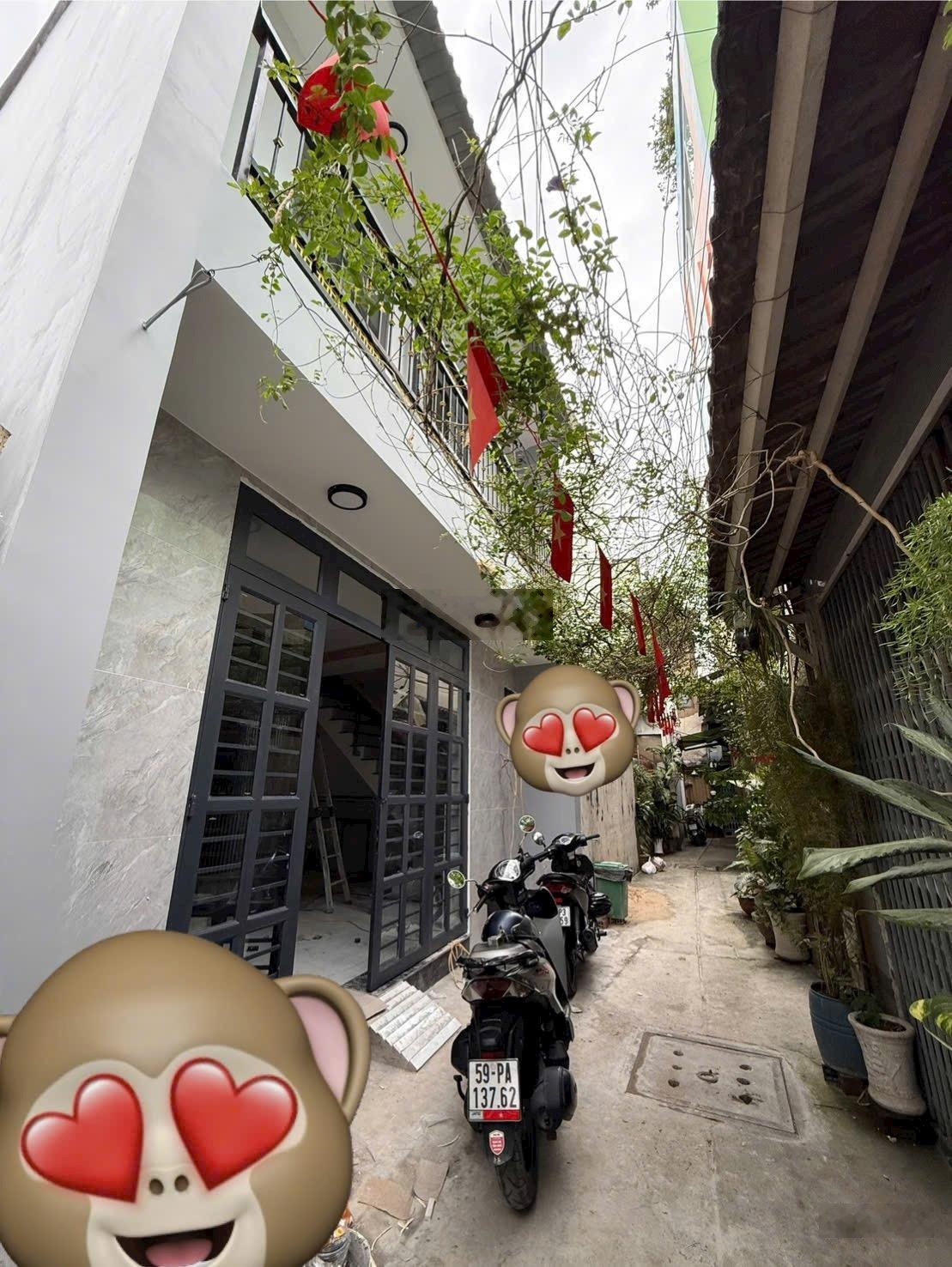 Nhà 2 tầng 3PN - 2WC hẻm 3,0m Lạc Long Quân giá 5,39tỷ TL. Vũ Lộc Phát 0934033188