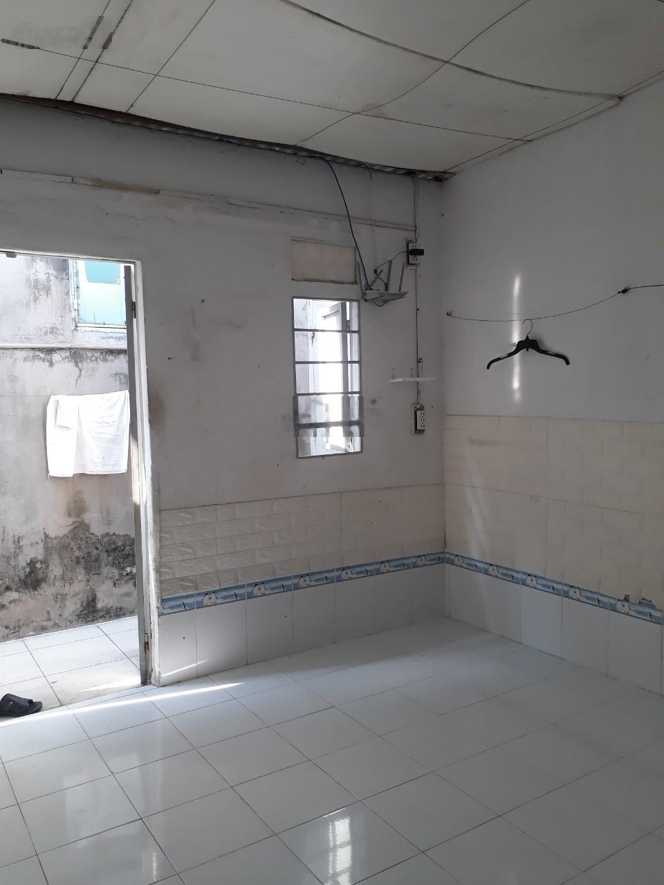 Phòng trọ đường Gò Xoài, Quận Bình Tân, nhà trệt, lối đi riêng, yên tĩnh, giá rẻ