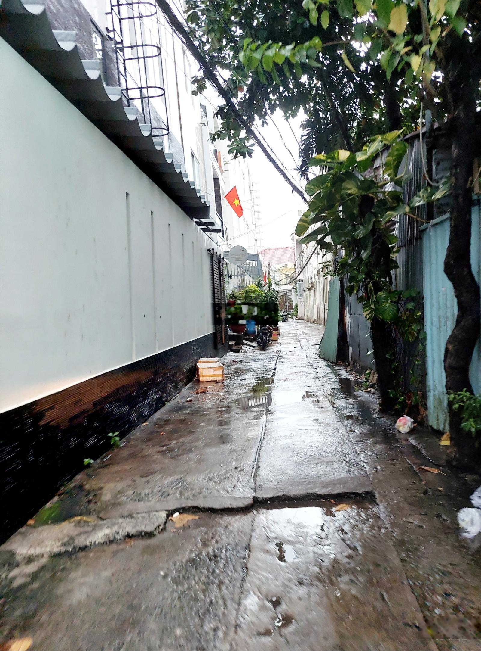 Chủ bán gấp nhà hẻm xe hơi, DT 54m2, giá chỉ 4.xxtỷ, Phường 13, Bình Thạnh, gần đại học Văn Lang