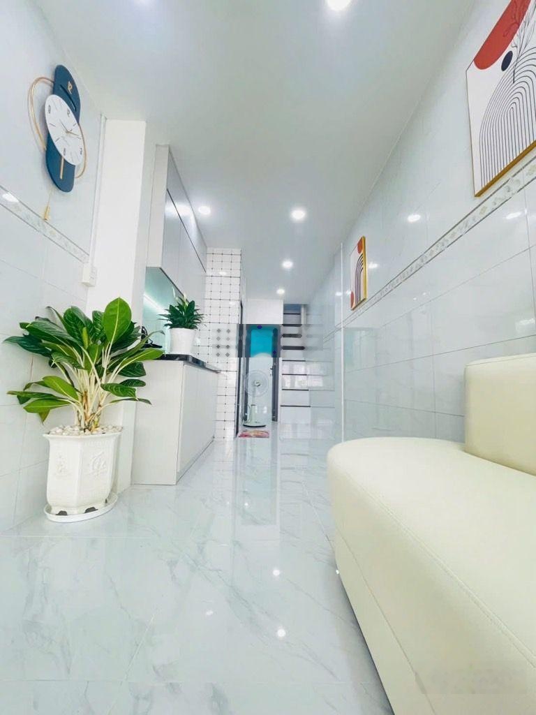Nhà giá rẻ - vào ở ngay - hẻm Phan Văn Trị, P. 14 Bình Thạnh - 2 tầng - full nội thất - 2.5 tỷ