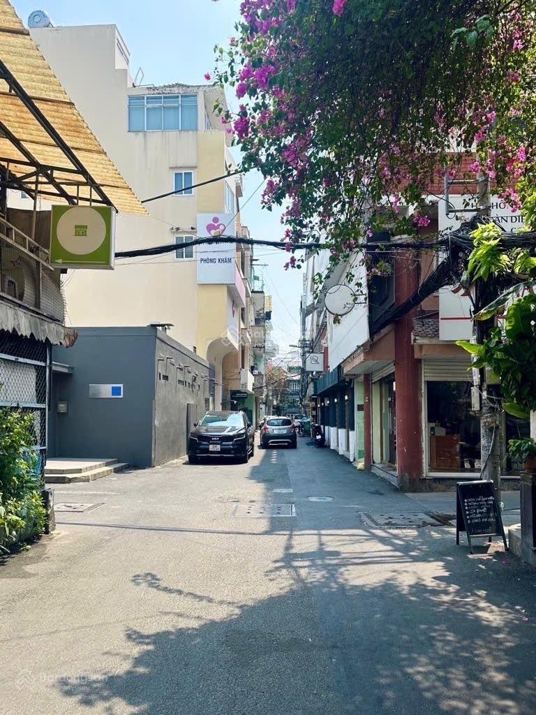 Quận 1 8tỷ6 - Trần Hưng Đạo - hẻm ôtô tránh thoải mái - sổ vuông nở hậu - 38m2 - ngang 3.1 dài 14