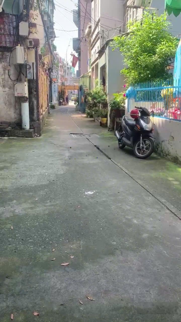 Bán nhà 4 tầng trung tâm Quận 1, cách Chợ Bến Thành 2 phút