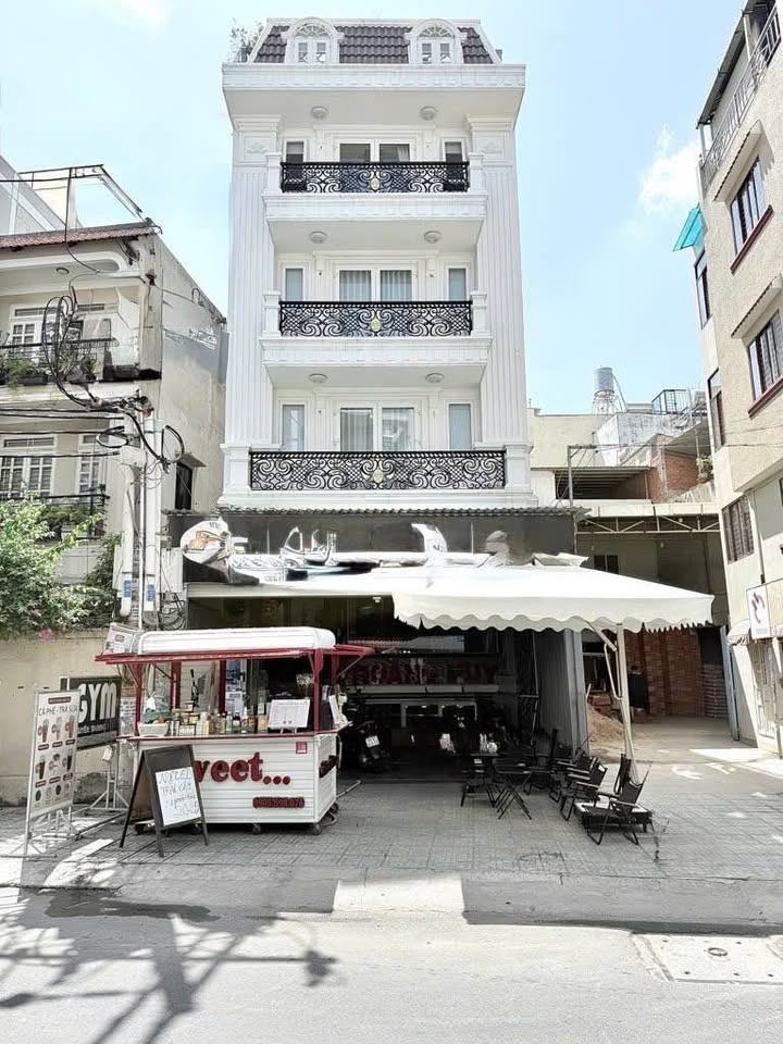 Tòa Building 5 tầng hầm, mặt tiền Nguyễn Văn Công, giảm sâu 4 tỷ chỉ còn 25 tỷ