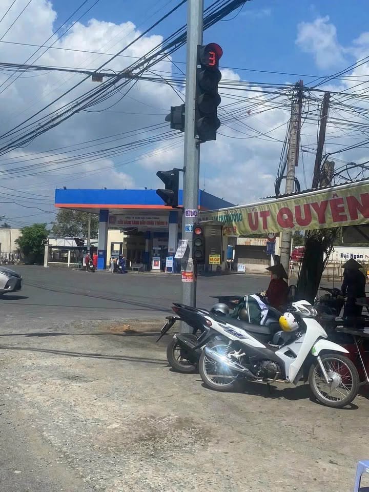 Đất mặt tiền đường nhựa, 100m thổ cư, giá 650 triệu chốt