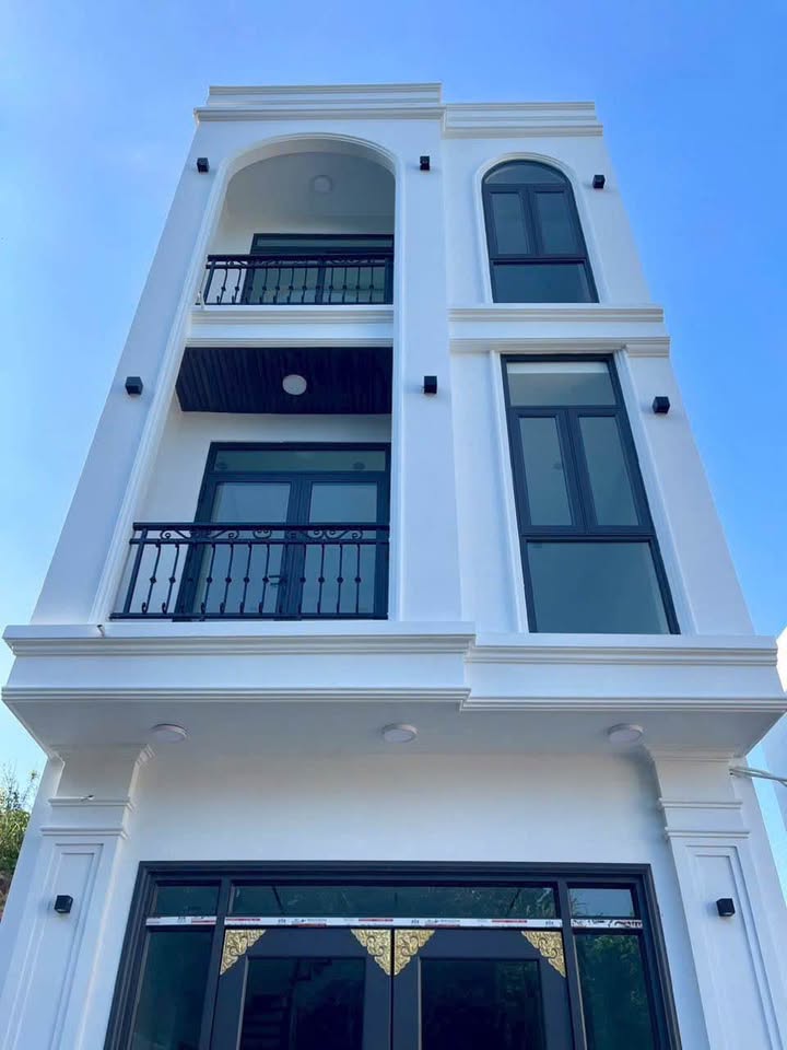 Nhà đẹp Hạ Long 70m2, 3 ngủ, hướng Đông Nam, giá hời như mơ