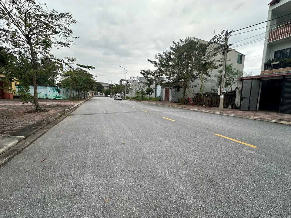 Đất Vĩnh Yên siêu xinh, đường 20m, sổ hồng trao tay