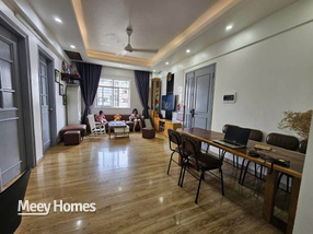 Chung cư Pháp Vân, 60m², 2 phòng ngủ, ban công, lô góc, kinh doanh sầm uất