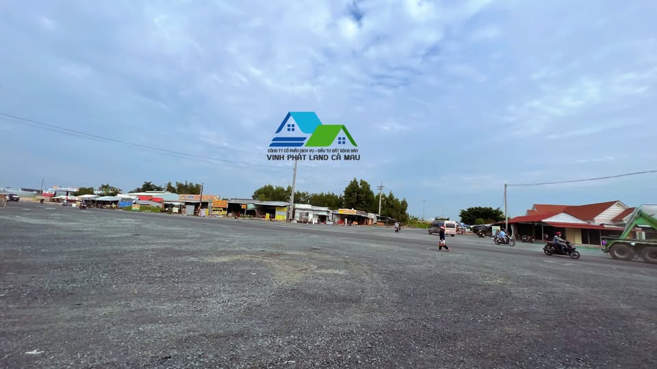 Cơ hội sở hữu nền đất vuông vắn, diện tích lớn tại vị trí đắc địa, cách Ngã 4 Xuyên Á, Cà Mau chỉ 50m