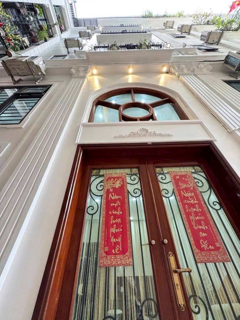 Nhà mới 6 tầng, ô tô đỗ cổng, trung tâm Long Biên, 30m2, nhỉnh 8 tỷ