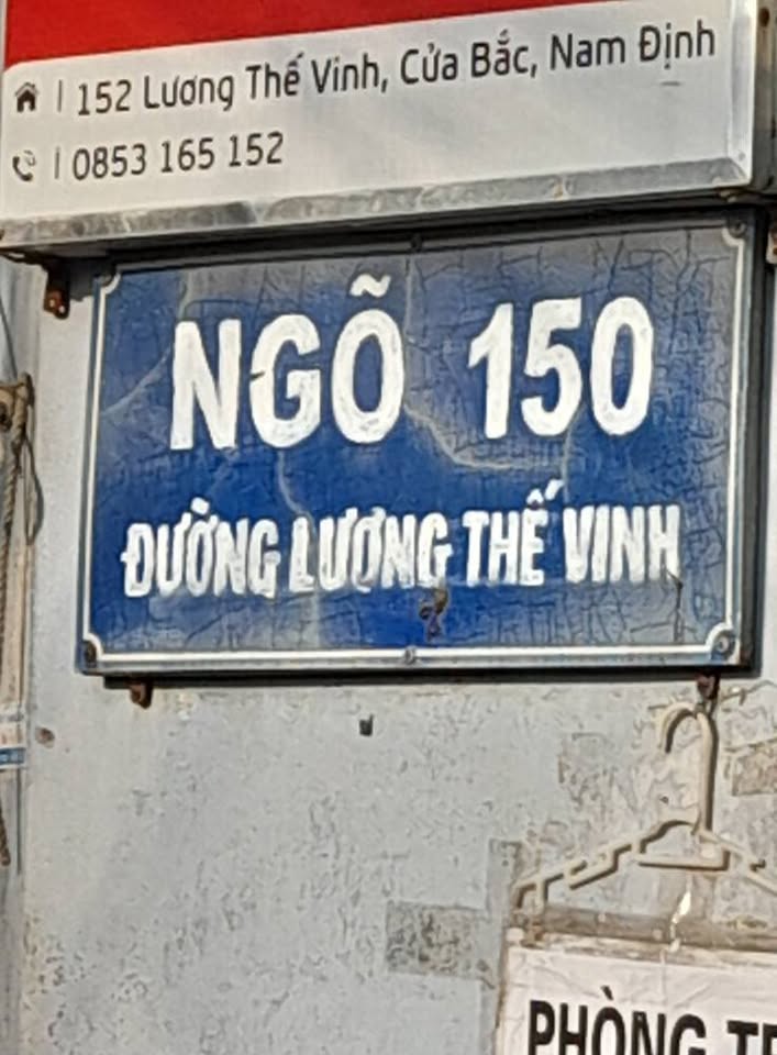 Nhà 3 tầng mới tinh, 4 phòng ngủ, 65m2 ngay trung tâm phố Lương Thế Vinh