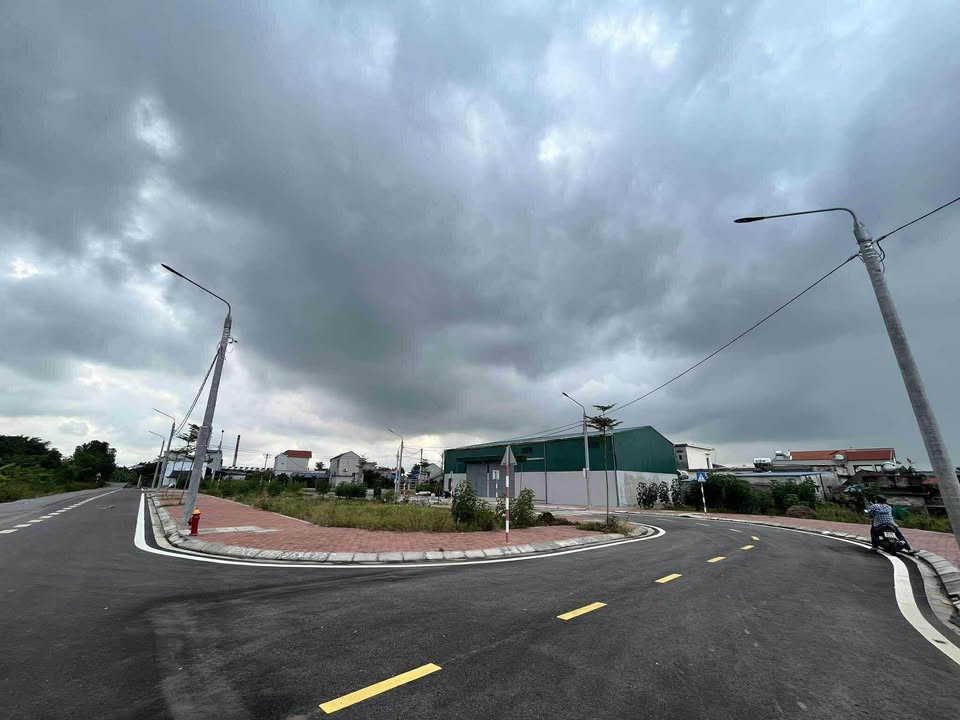 Tọa lạc tại khu tái định cư Nam Mỹ, Phường Vị Khê, Tỉnh Nam Định