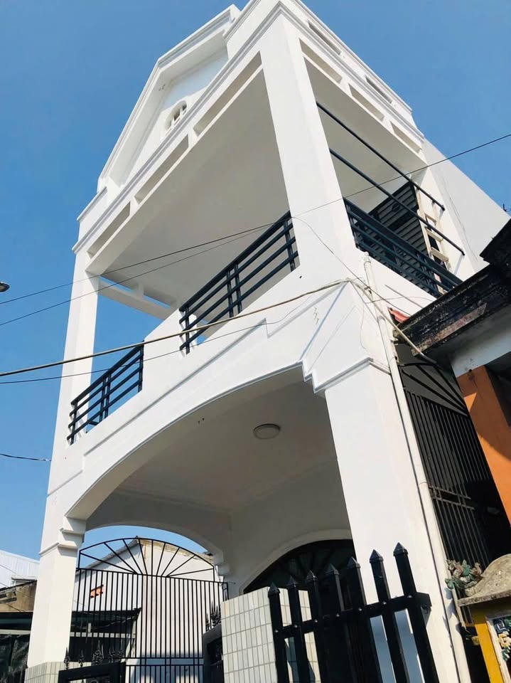 Bán nhà 2 tầng kiệt ô tô đường Đào Tấn, Huế 72.3m2, 3 ngủ, giá tốt