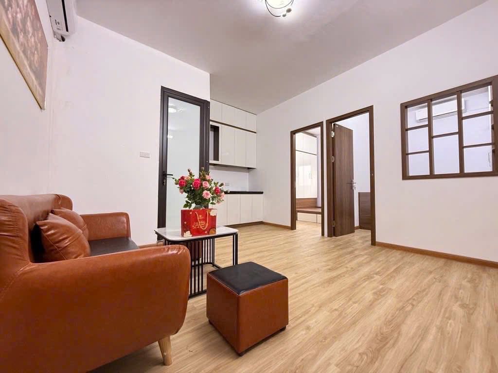 Căn hộ 2 ngủ 60m2, sân thượng rộng, ô tô tránh trước nhà