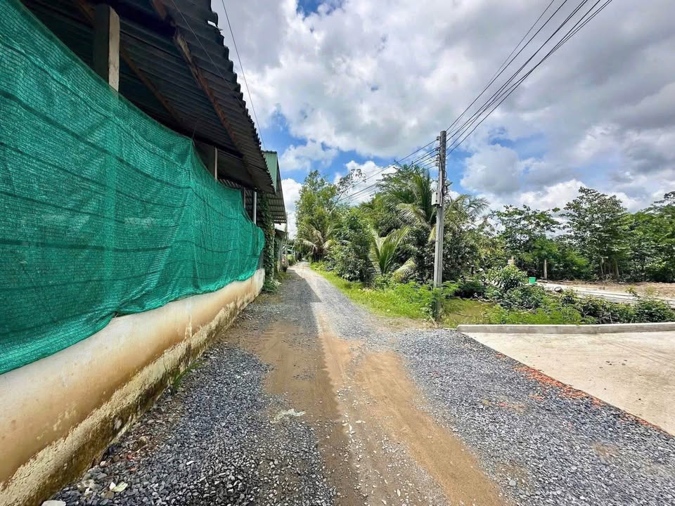 Đất nền thổ cư mặt tiền kênh Rạch Giồng, Tân An, Long An