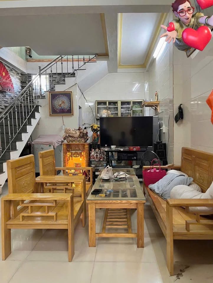 Cho thuê nhà 2 tầng Nguyễn Sinh Cung, gần chợ, nội thất đầy đủ