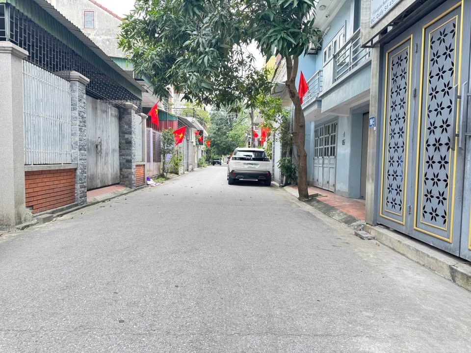 Bán đất tặng nhà 57,7m2, mặt tiền 4,46m tại khối Yên Vinh, thành phố Vinh