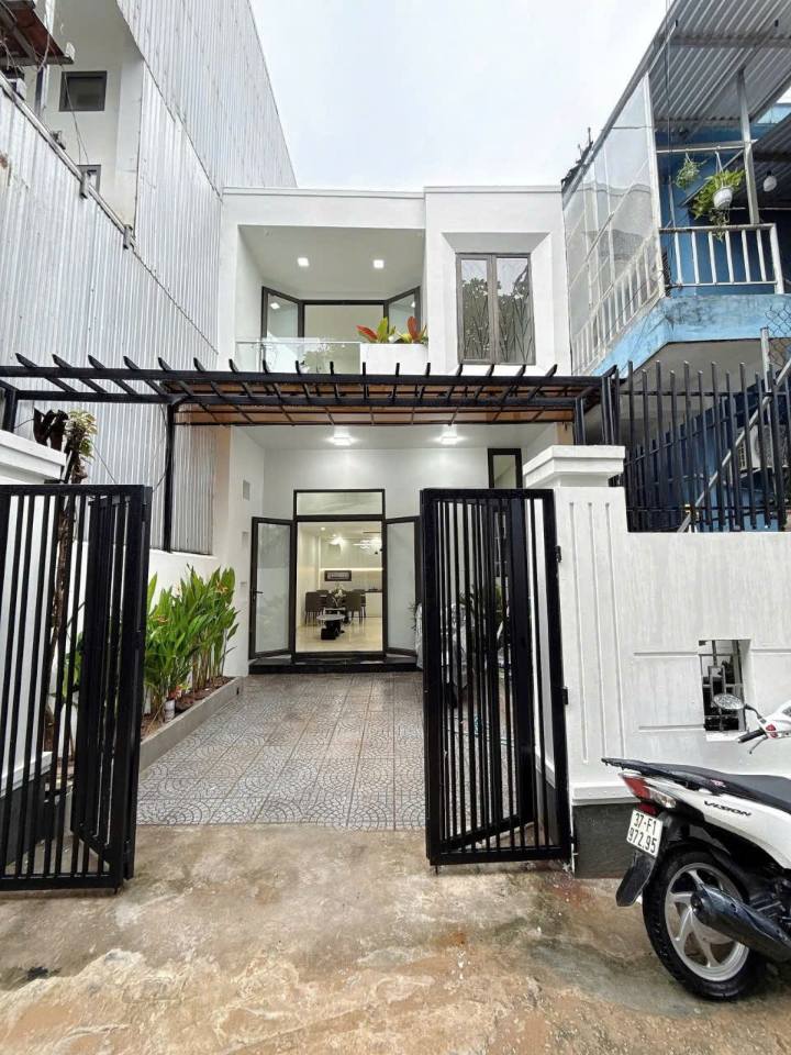 Bán nhà 2 tầng kiệt ô tô Trần Phú, Huế - 60m2, nở hậu, 2 mặt tiền