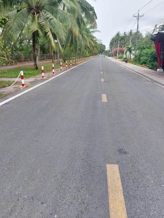 Cần bán đất và nhà xưởng tọa lạc tại vị trí đắc địa, có hai mặt tiền