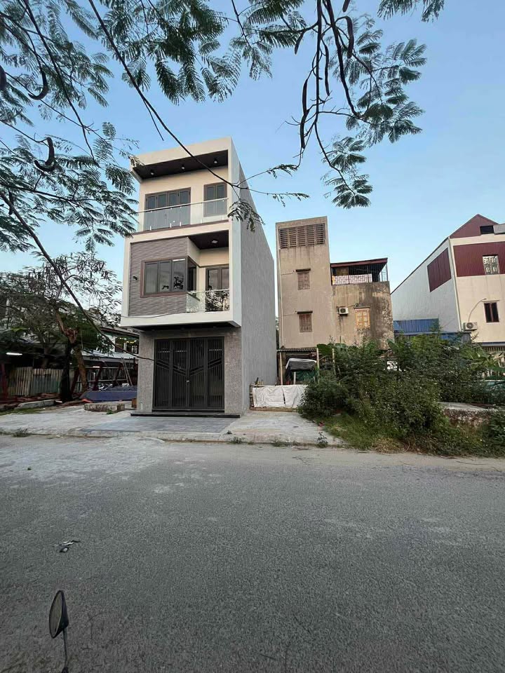 Bán nhà 3 tầng mặt đường Nguyễn Huy Tưởng, 48m2, giá 3,7 tỷ