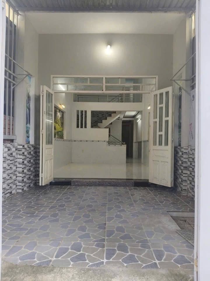 Nhà sổ riêng 80m² hướng Đông, 3 ngủ, gần trường học, giá 2.45 tỷ