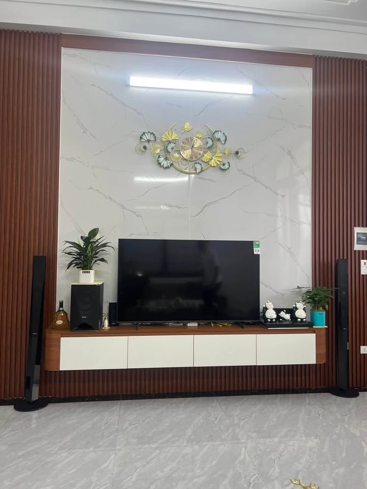 Siêu phẩm nhà 2.5 tầng tại trung tâm thành phố Hạ Long, tỉnh Quảng Ninh