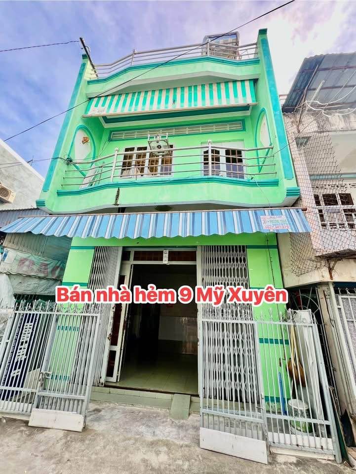 Bán nhà 1 trệt 1 lầu, 43.6m², 2 phòng ngủ, gần chợ Mỹ Xuyên, Long Xuyên
