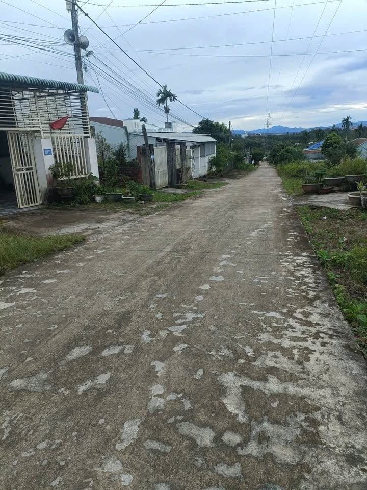 Đất Kon Tum 5x52m, hẻm 8m, sát trung tâm, giá hời