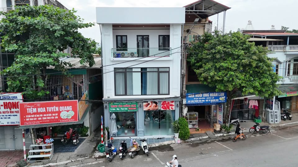 Bán nhà mặt tiền Phạm Văn Đồng, 3 tầng mới, full thổ cư, kinh doanh đỉnh, chỉ 7 tỷ
