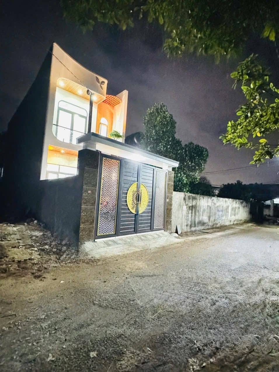 Siêu phẩm nhà lầu đúc thật vừa ra lò tại Khu Phố 3, Trảng Dài, Đồng Nai đây ạ