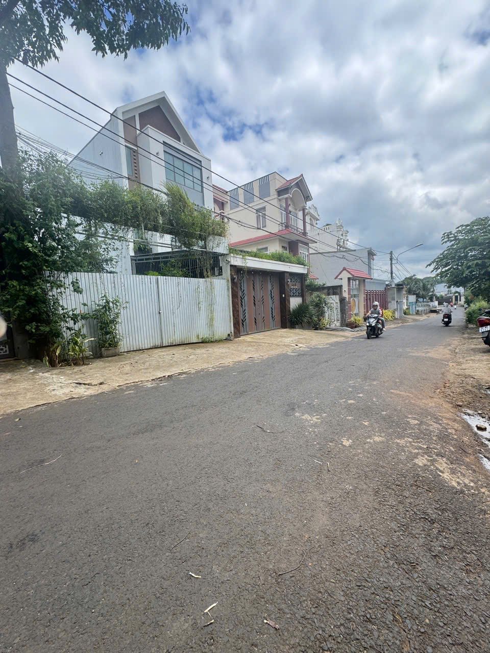 Mảnh đất mặt tiền Lương Thế Vinh, trung tâm sầm uất, view thoáng đãng