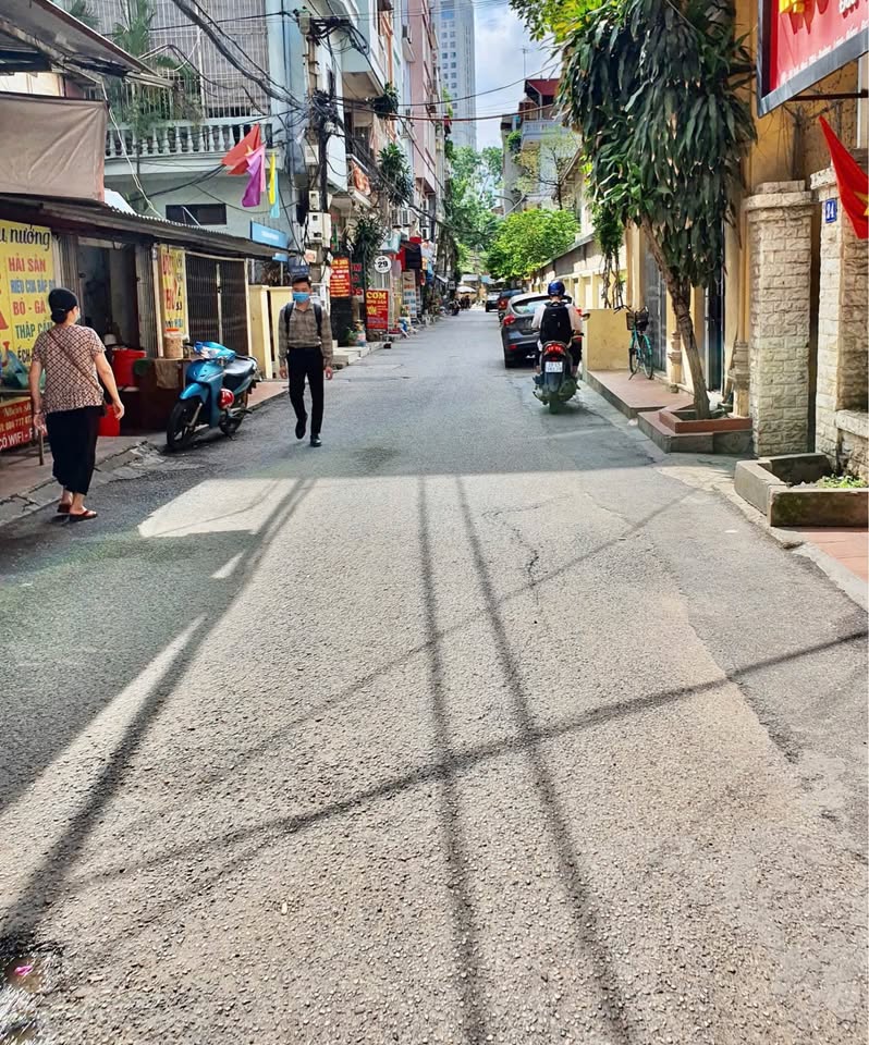 Nhà 7 tầng thang máy, full nội thất, nở hậu, chỉ việc xách vali về ở