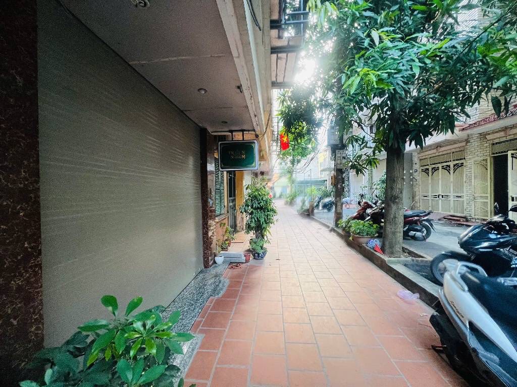 Nhà Nghĩa Đô 5 tầng, ô tô tránh, kinh doanh văn phòng, sổ vàng vuông vắn