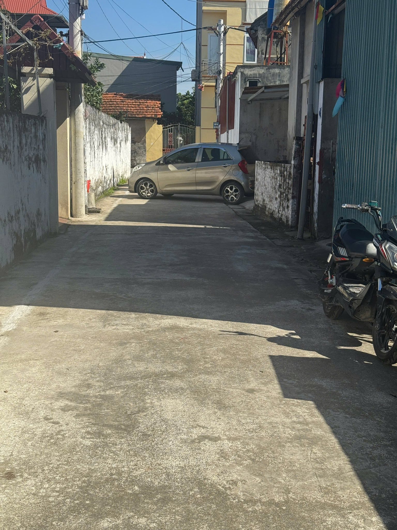 Nhà 5 tầng đẹp như mơ, sát ngã tư Trôi, sẵn sàng đón bạn về dinh