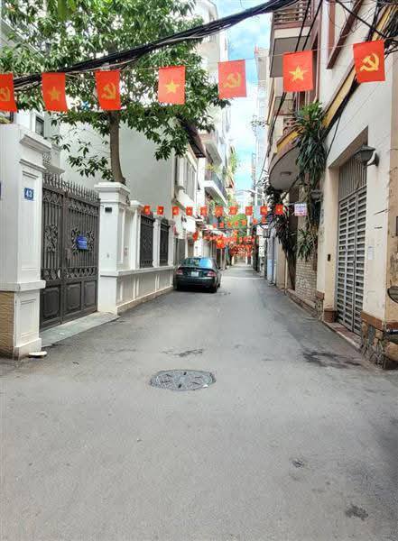 Nhà phân lô đẳng cấp 5 tầng thang máy, Lạc Long Quân